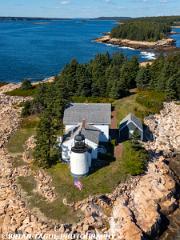 WinterHarborLight-509-1069-crp1-150-4